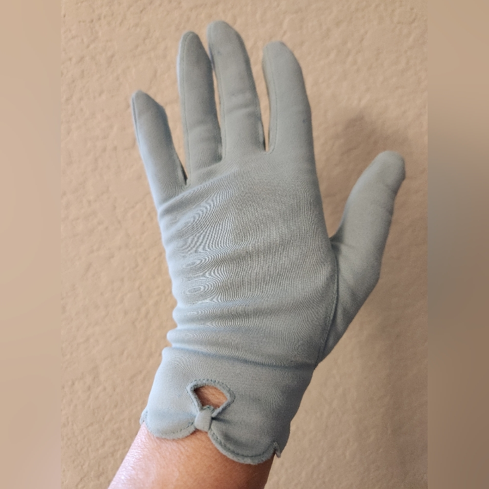 Vintage, Elegant Light Blue Gloves, Small